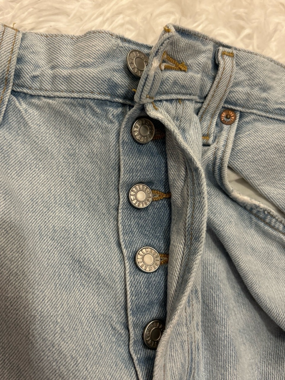 Agolde Low Slung Baggy Jeans in “Fragment” Light Wash - Picture 9 of 10